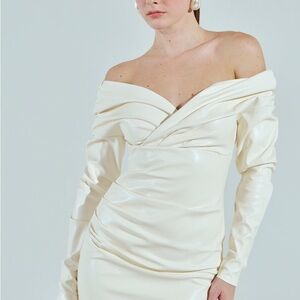 AKIRA FRAN PU Elegant Off-Shoulder‎ Cream Dress NWOT Size Small